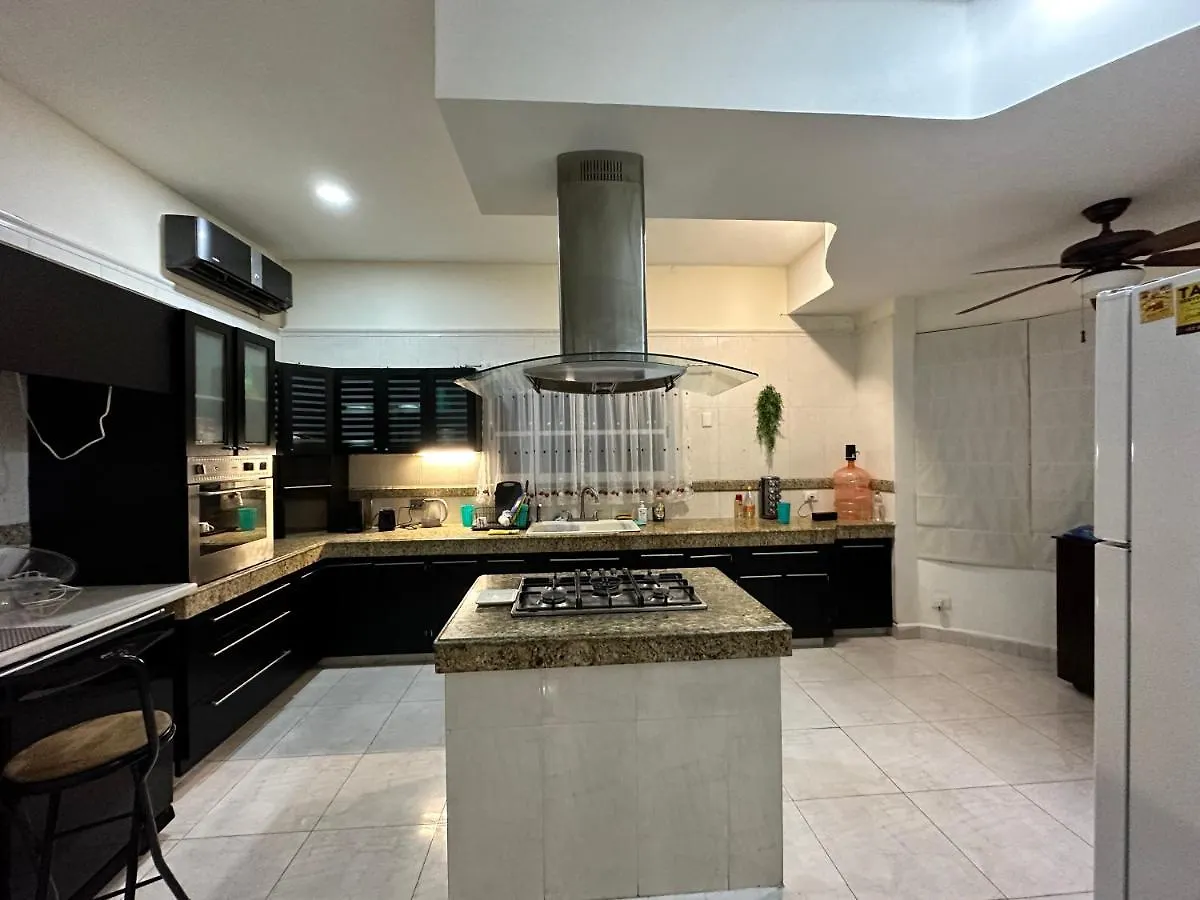 Casa Sasha'S Mini Palace Cancun Bed & Breakfast
