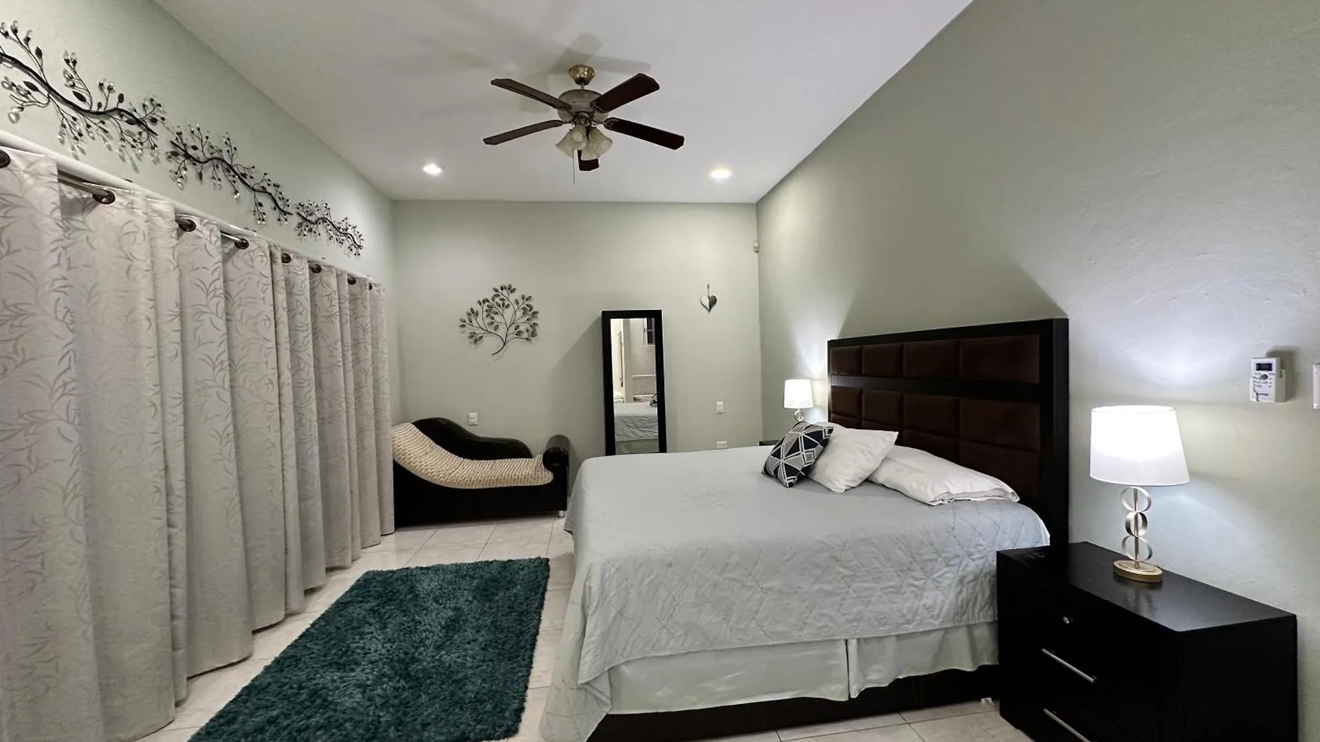 Bed & Breakfast Casa Sasha'S Mini Palace Cancun Mexico