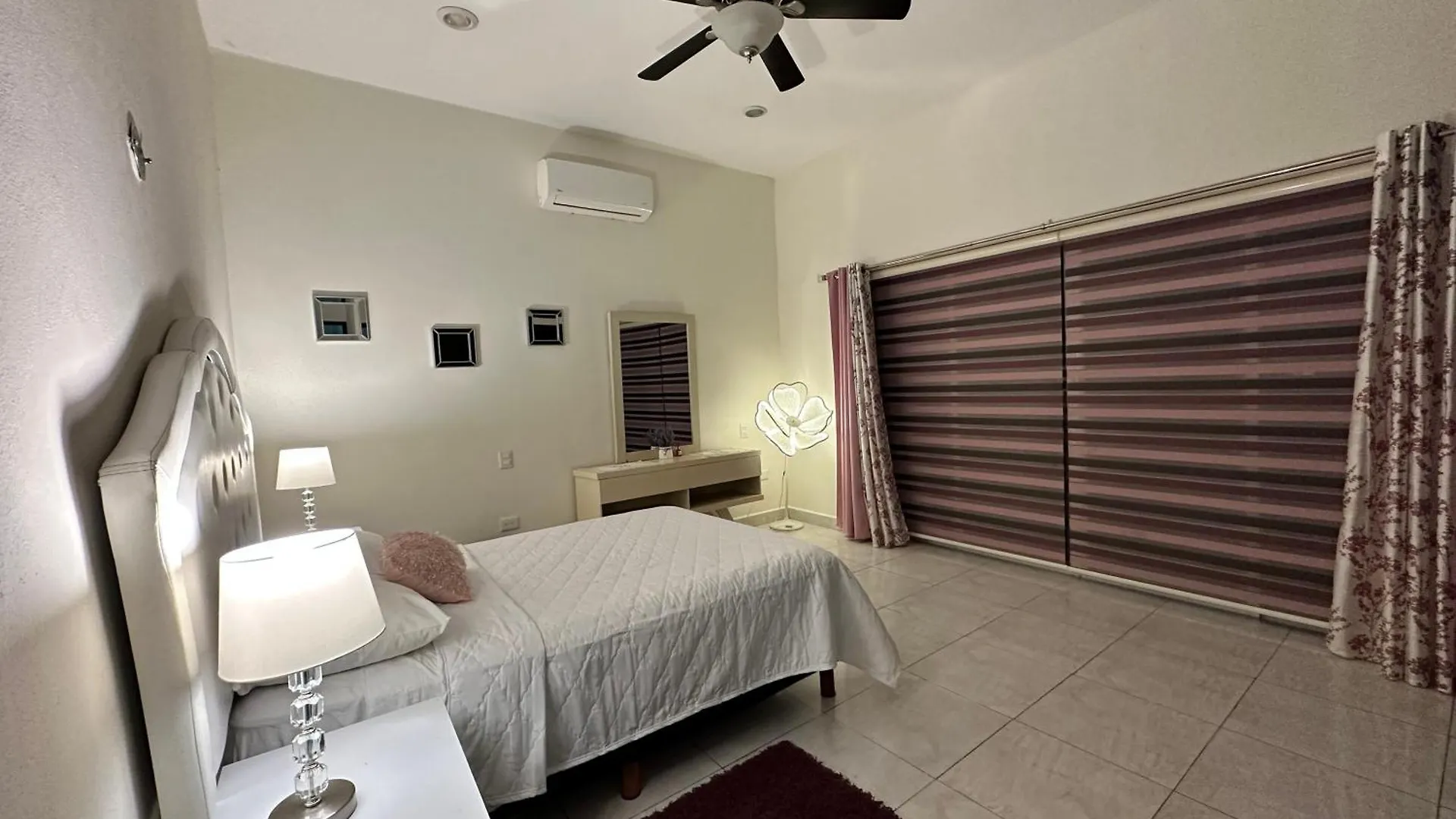 Casa Sasha'S Mini Palace Cancun Bed & Breakfast
