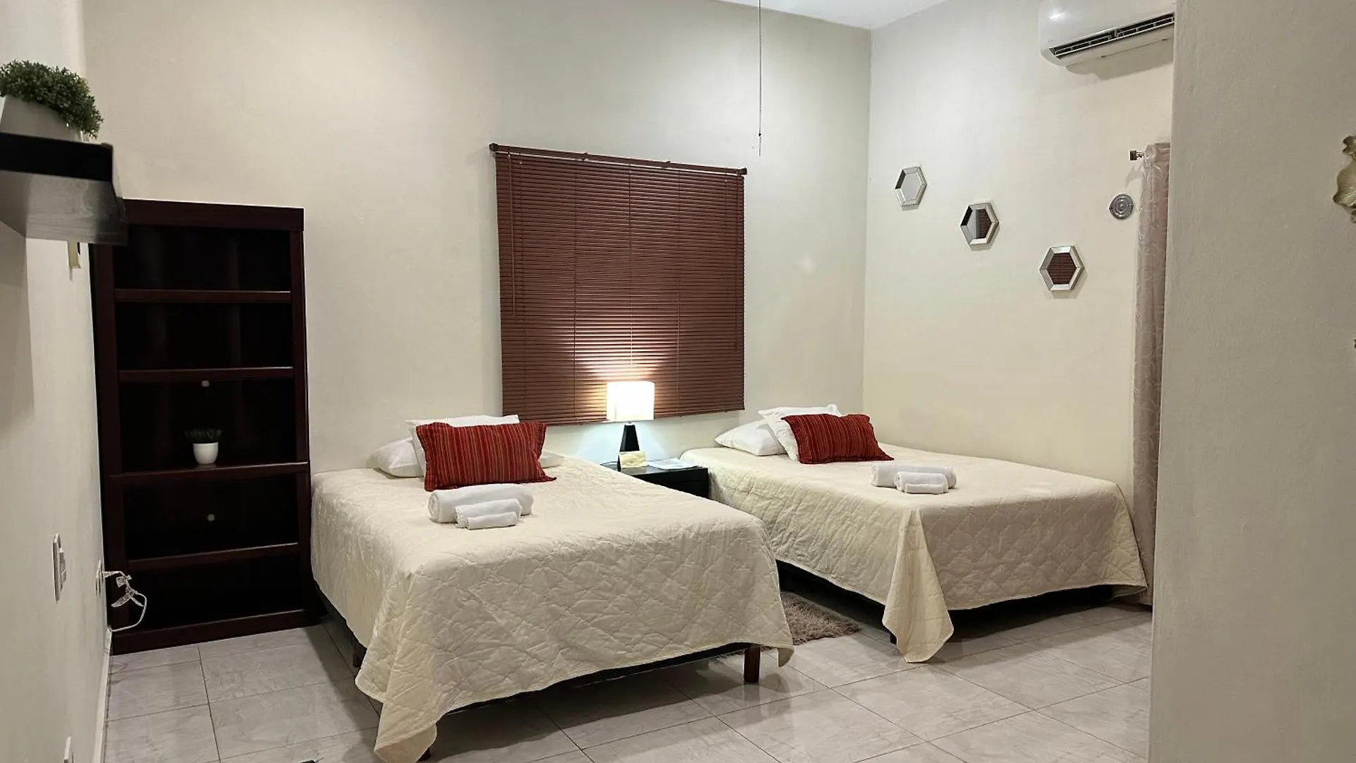 Casa Sasha'S Mini Palace Cancun Bed & Breakfast